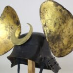 金箔押大貝脇立付頭形兜E1-981 | 甲冑・兜・鎧などの骨董品販売